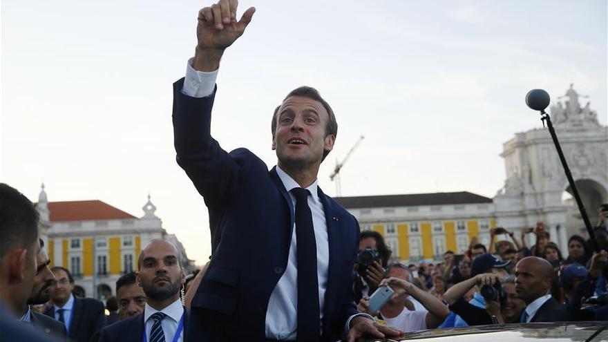 Macron supera dos mociones de censura de la oposición