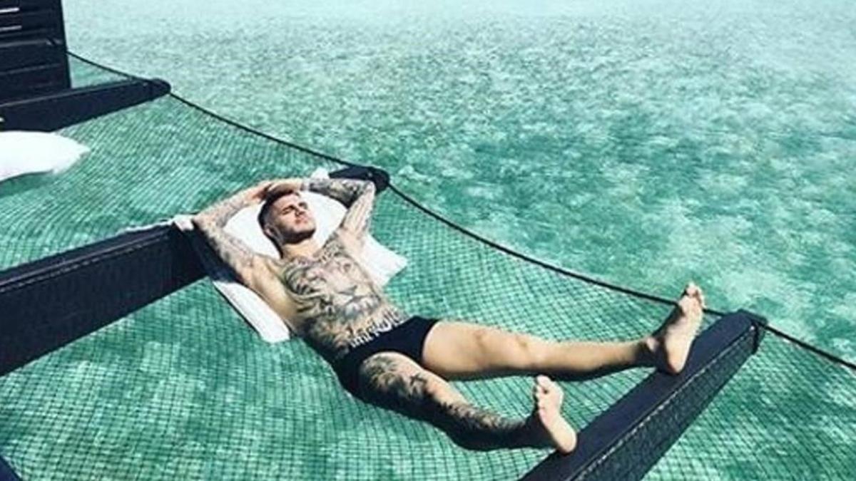 Mauro Icardi descansa estos días en una de las paradisiacas islas de Maldivas.