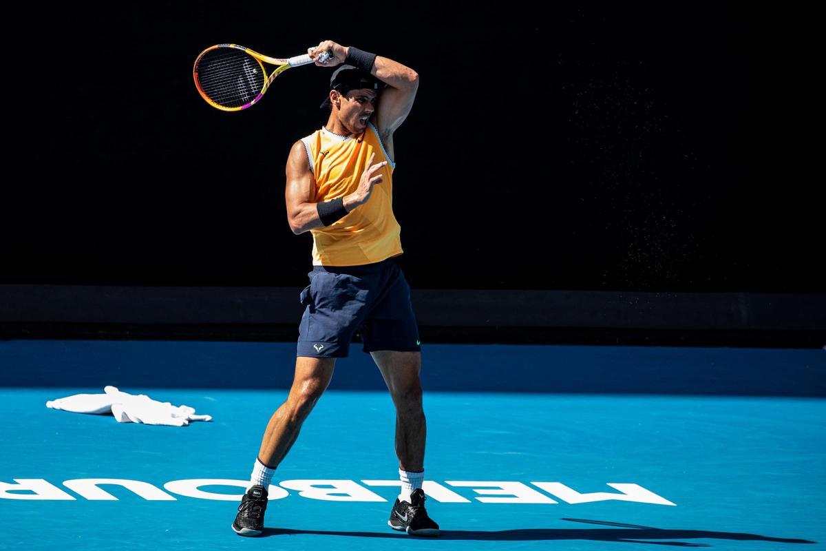 Rafa Nadal, entrenando de cara al Abierto de Australia 2022