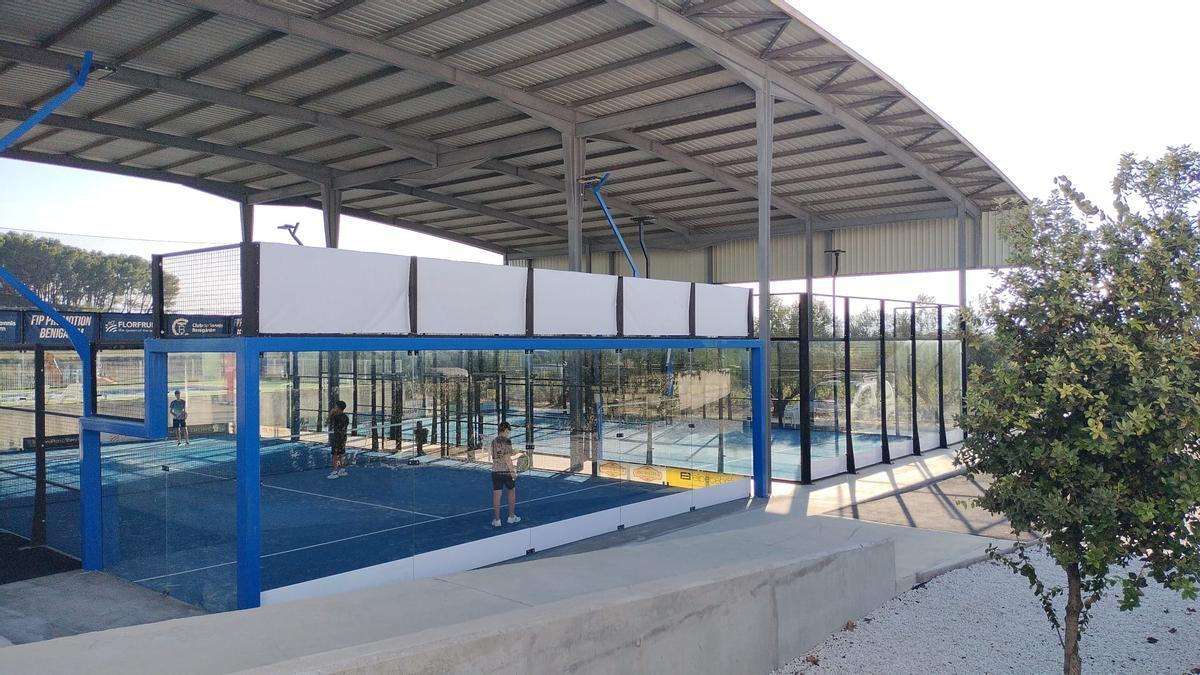 Pistas de pádel en las instalaciones del club de Benigànim, donde se celebrará el torneo.