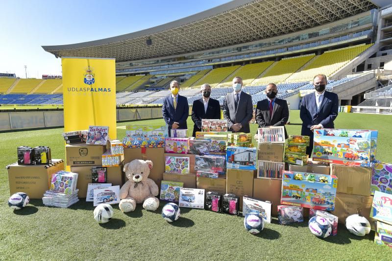 La UDLP realiza una donación de 5000€, alimentos y juguetes a ONGs