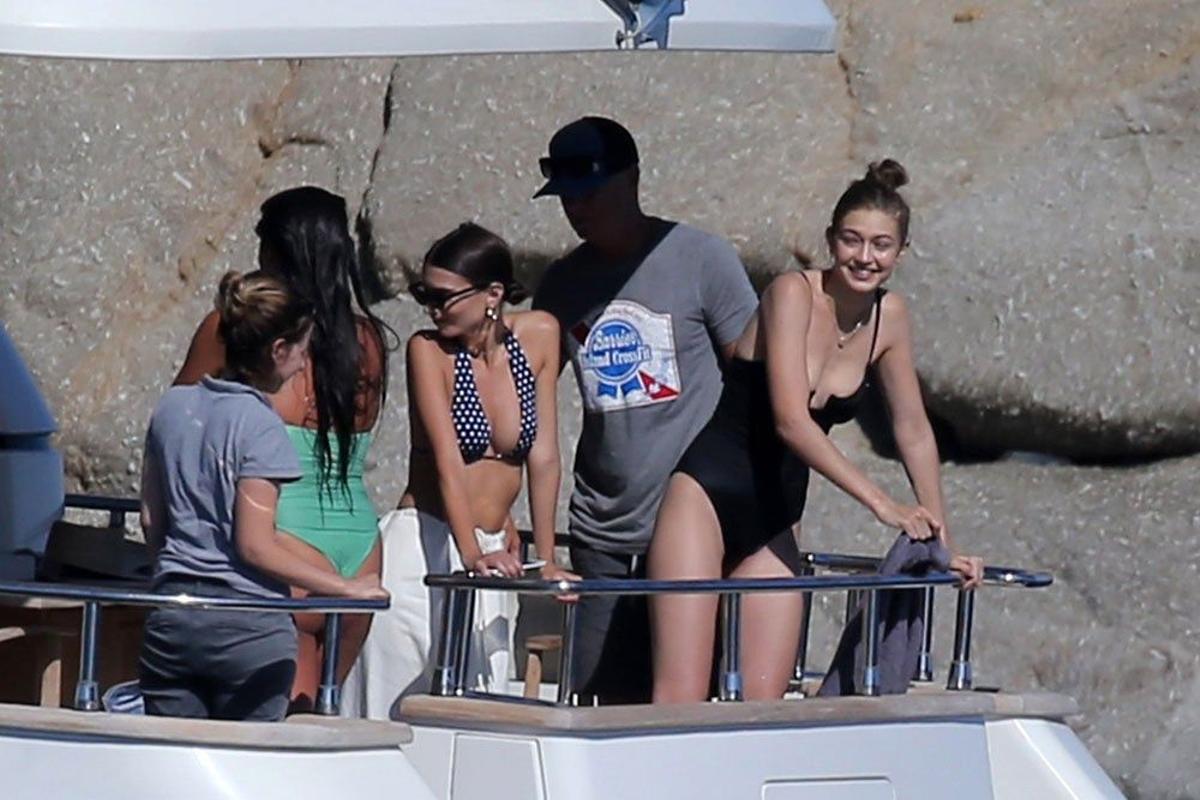 Gigi Hadid y Emily Ratajkowski de vacaciones en Mykonos