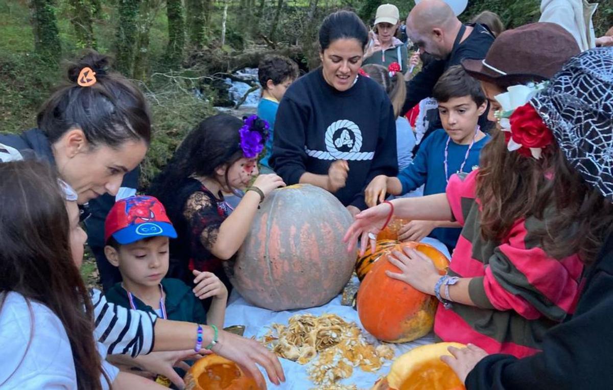 Taller de decoración de los «calacús».