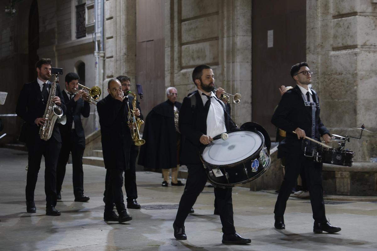Todas las fotos de la ofrenda del 18 de marzo por la calle San Vicente hasta la 00:30 horas Todas las fotos de la ofrenda del 18 de marzo por la calle San Vicente hasta la 00:30 horas