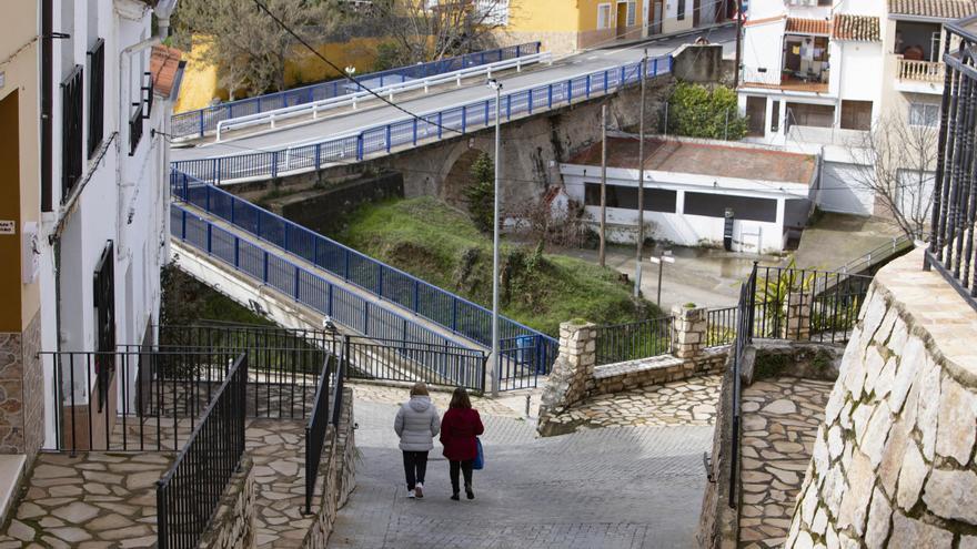 La falta de ayudas recorta personal para limpiar calles y dar servicios básicos en los pueblos pequeños