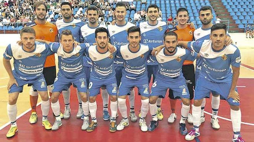 Plantilla del Palma Futsal, ayer en la previa del partido.