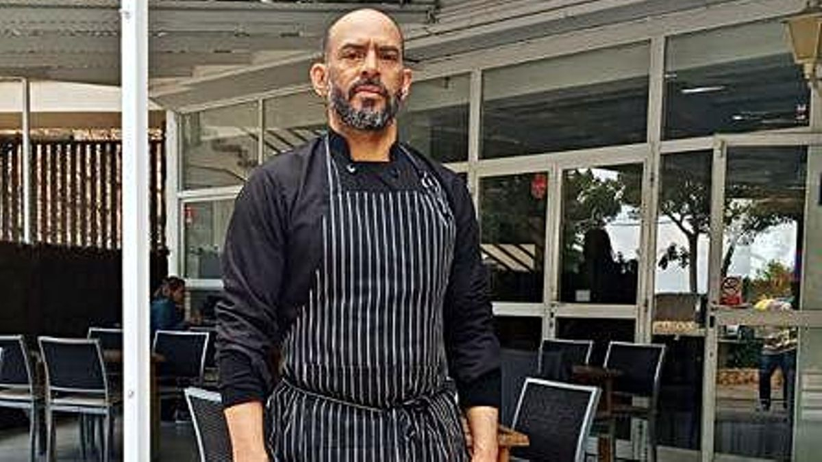 Richard, del restaurante Illemar. | L.MARINA