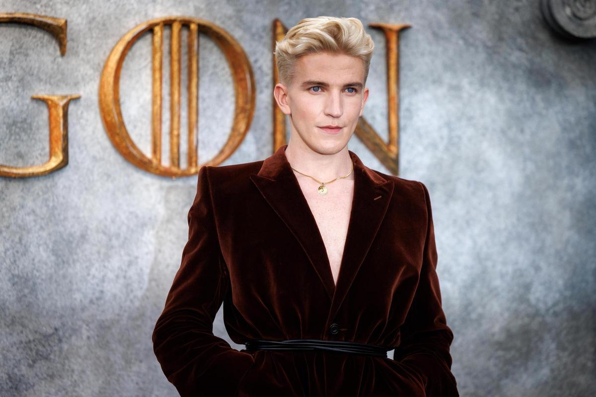 London (United Kingdom), 10/06/2024.- English actor Ewan Mitchell poses at the UK premiere of House of the Dragon Season 2 at the Odeon Leicester Square in London, Britain, 10 June 2024. (Reino Unido, Londres) EFE/EPA/TOLGA AKMEN