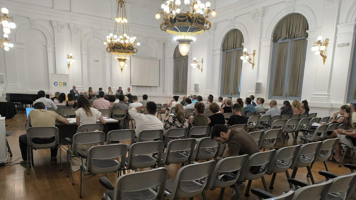 Asamblea general del Consorci de Residus V5 (COR) celebrada en la Casa de la Cultura de Xàtiva.