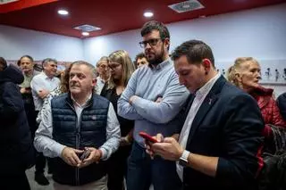 En imágenes | El PSOE de Pilar Alegría reacciona a los resultados electorales