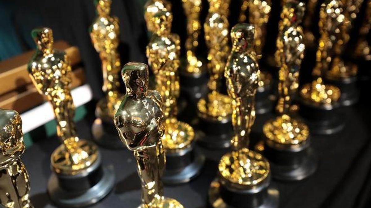 Los Oscars esperan dueños que se desvelarán la madrugada del lunes.