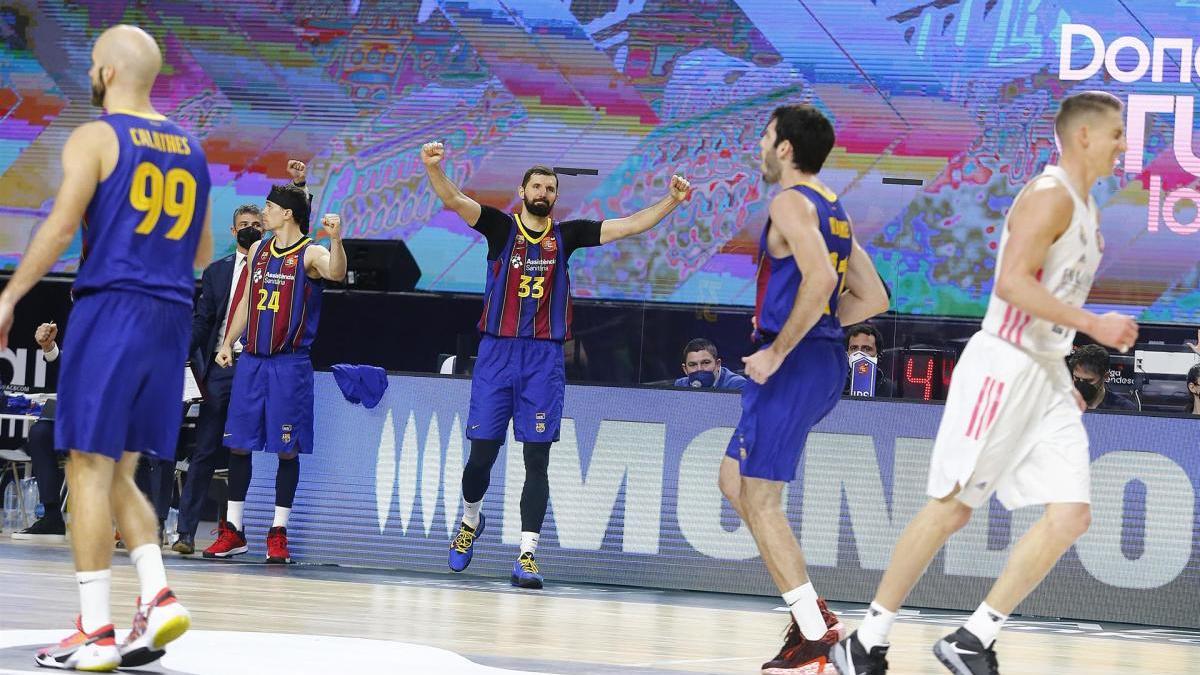 Mirotic celebra la victòria.