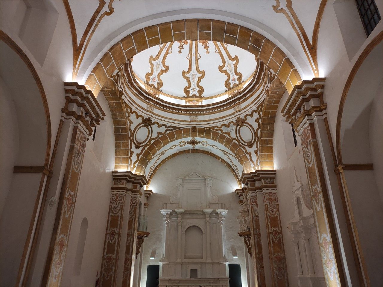 Interior de la Iglesia de Los Jesuitas, recientemente reformada.