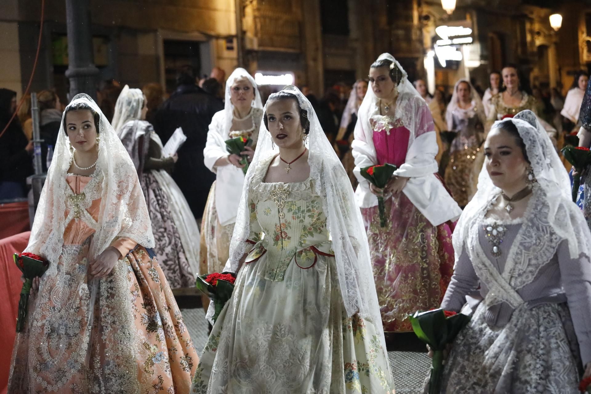 Búscate en el primer día de ofrenda por la calle Quart (entre las 22:00 a las 23:00 horas)