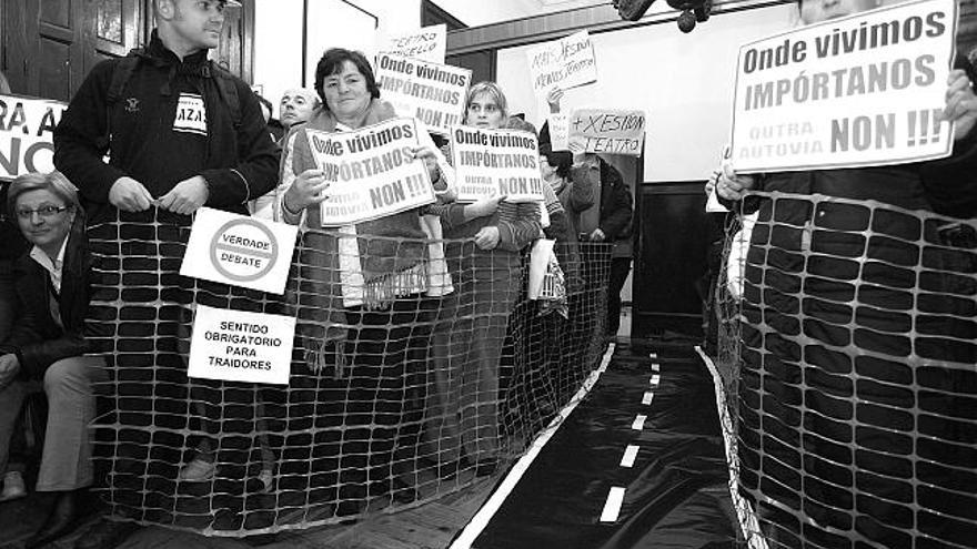 Una de las protestas de la Plataforma Cidadá en un pleno.