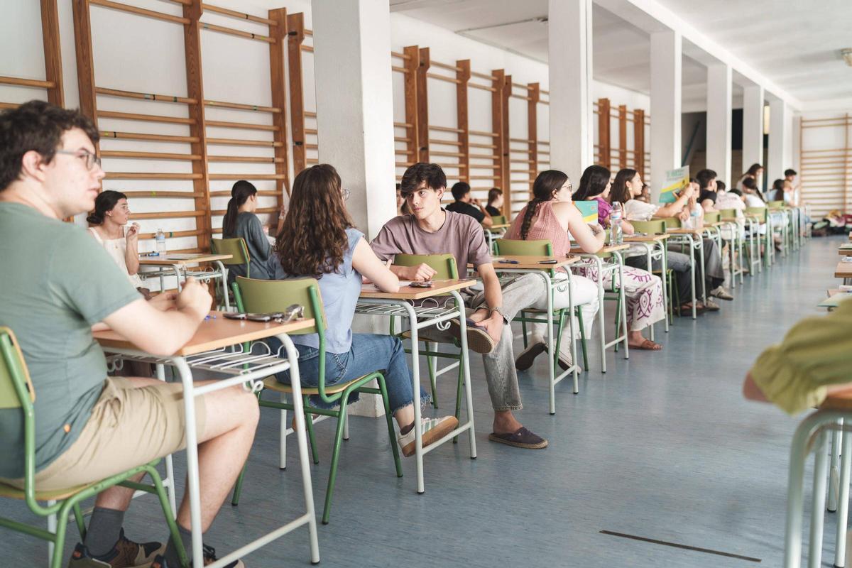 Así se desarrolla la PAU en el Instituto Santa Eulalia de Mérida