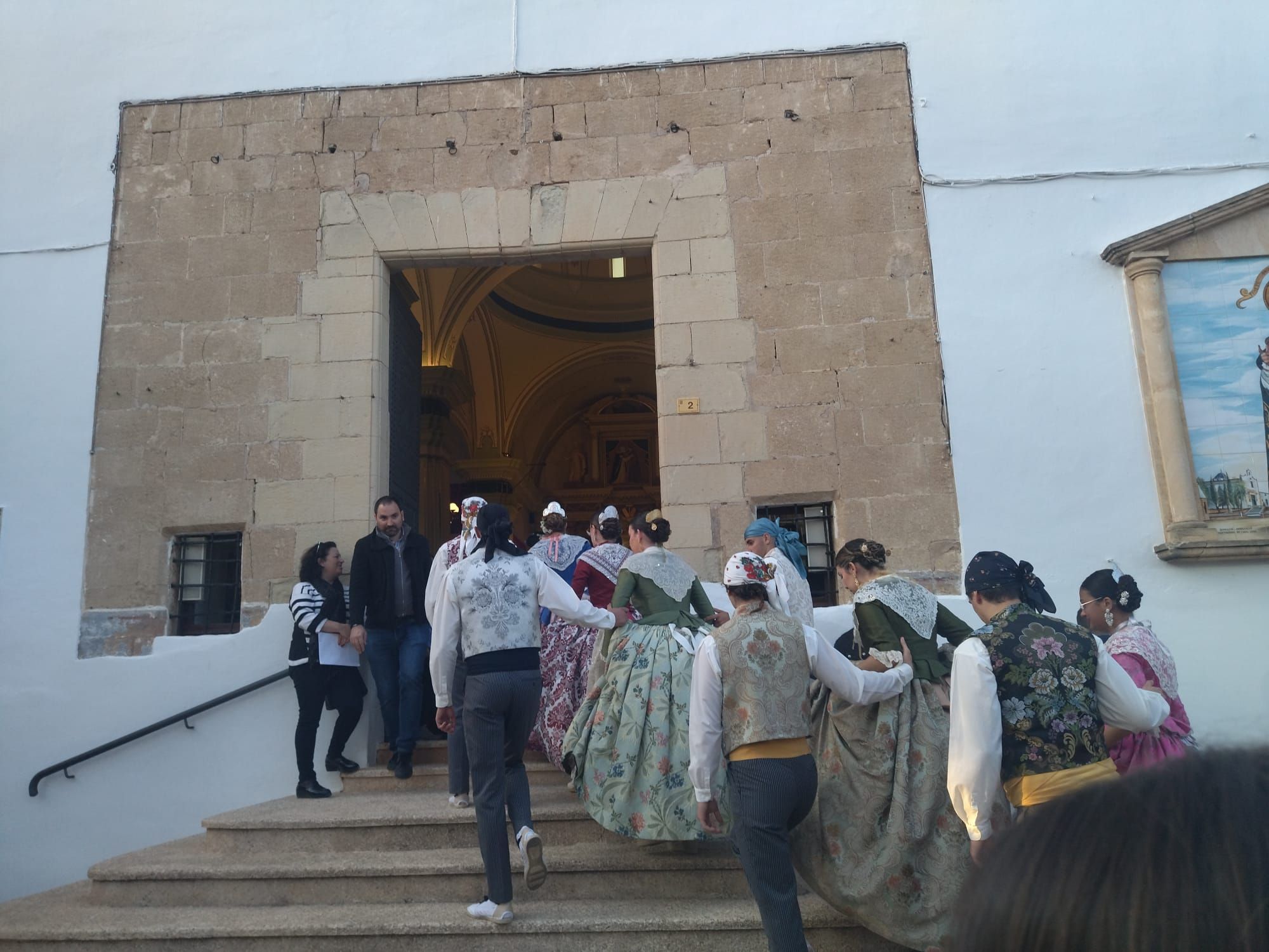 La fiesta más auténtica: Teulada vibra con el traslado de Sant Vicent Ferrer a su ermita
