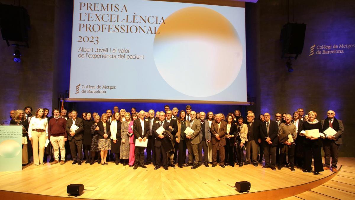 Foto de grup dels premist pel Col·legi Oficial de Metges de Barcelona