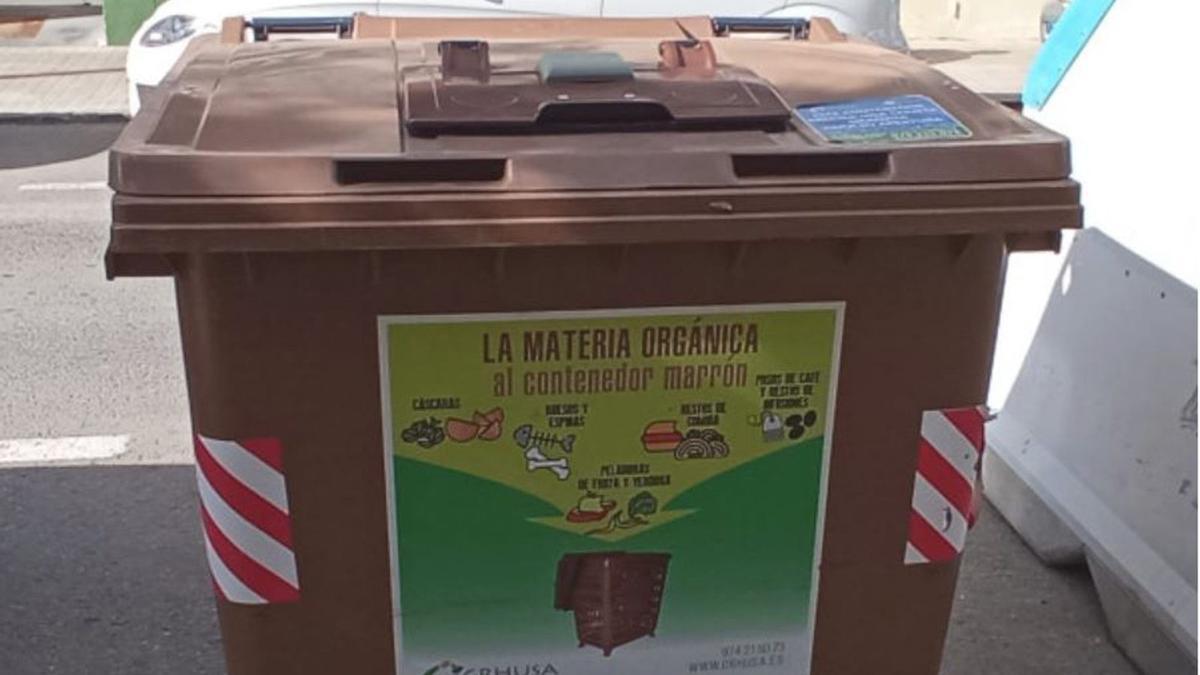 Un contendor marrón, para el depósito de materia orgánica. | CEDIDA