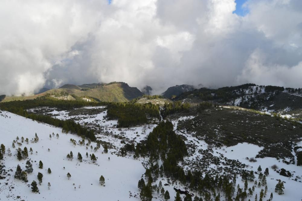 La cumbre nevada, desde el aire