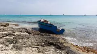 Interceptan a 19 migrantes en dos pateras en Formentera