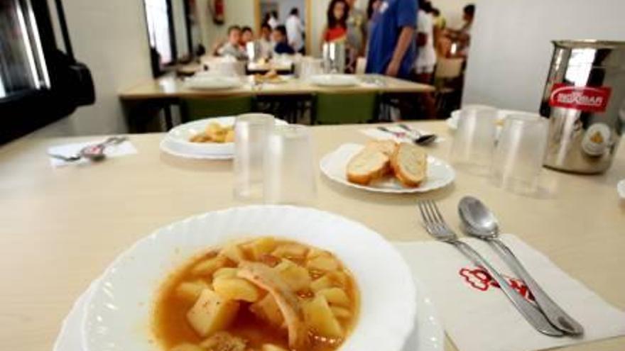 La Generalitat deja sin ayudas  de comida a los escolares pobres durante junio