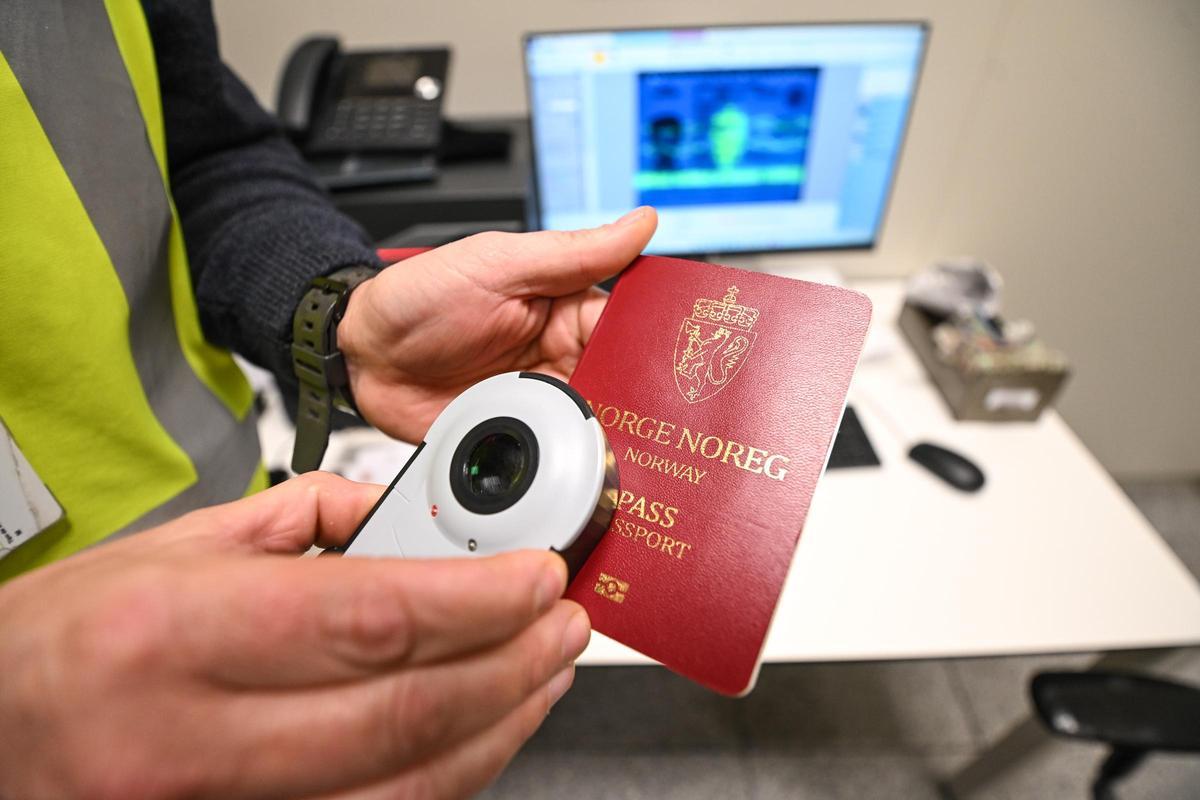 La inspección que se realiza en segunda línea, donde se determina si efectivamente la documentación es falsa, y se hacen los informes.