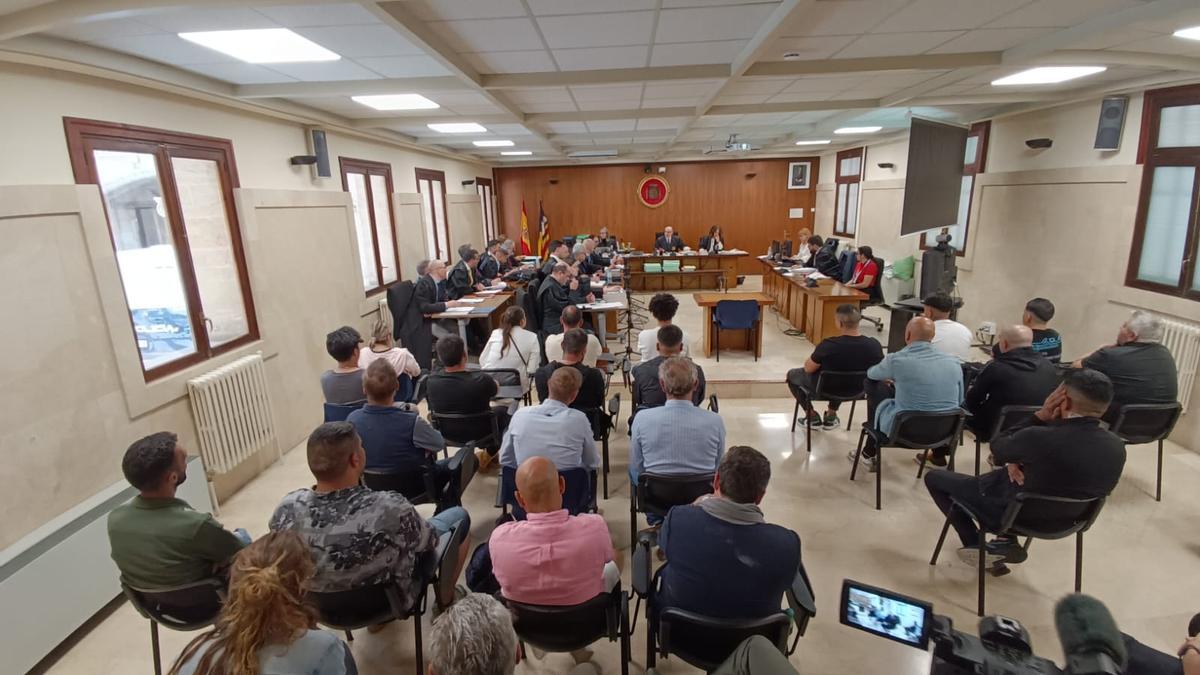 Los acusados, durante el juicio celebrado hoy en la Audiencia Provincial de Palma.