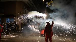 Imagen de archivo del correfoc de la Fiesta Mayor de Invierno de Castelldefels
