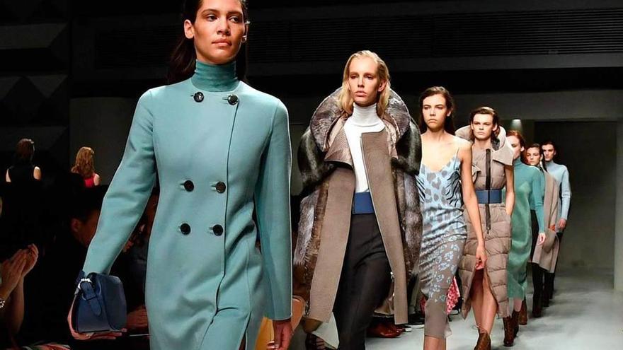 Ferragamo llena de feminidad y sensualidad la pasarela de Milán