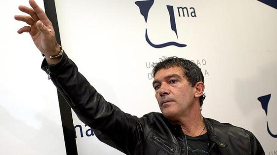 Antonio Banderas, encantado de hacer de Picasso con Saura