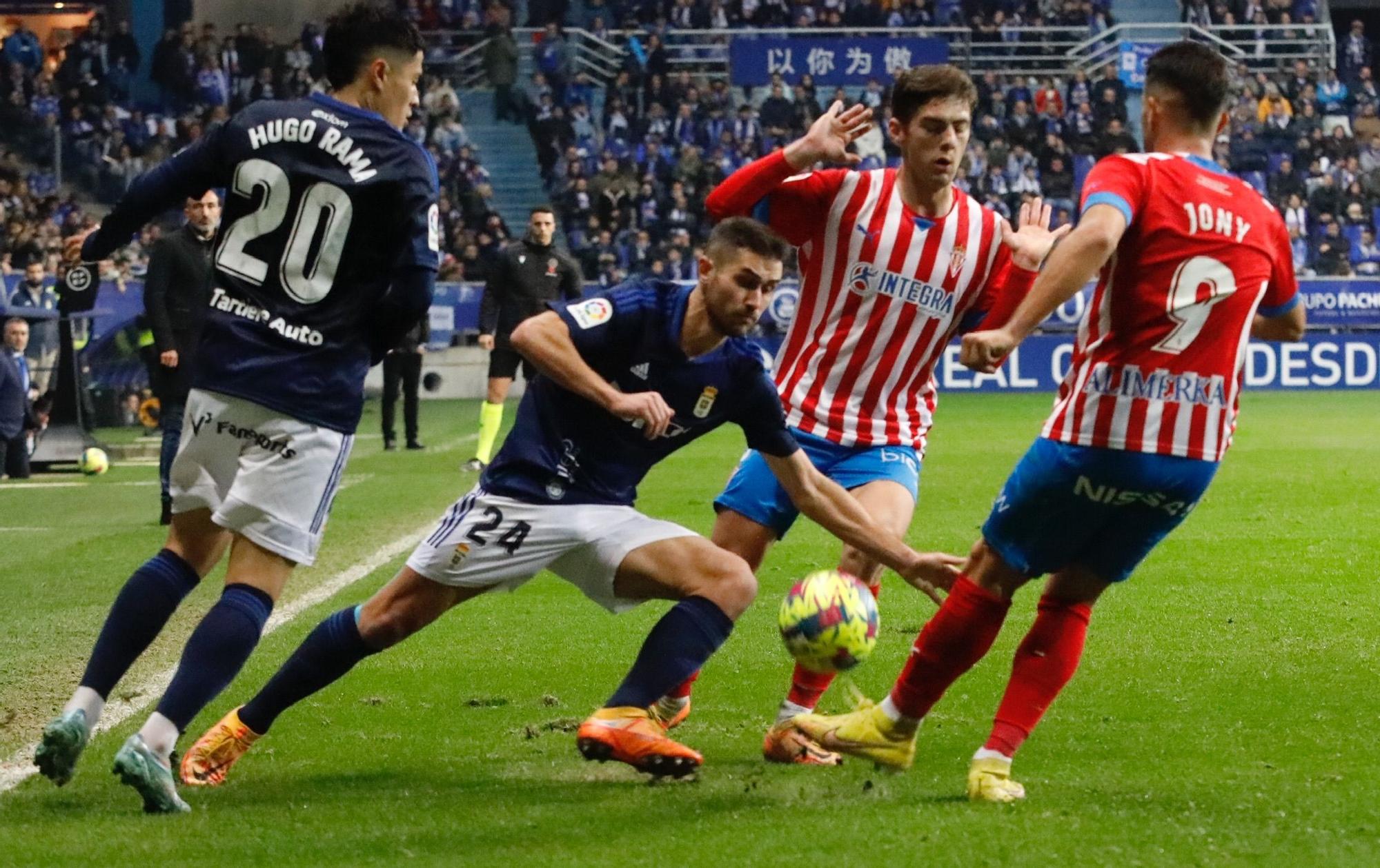 En imágenes: así se vivió el derbi en el Tartiere