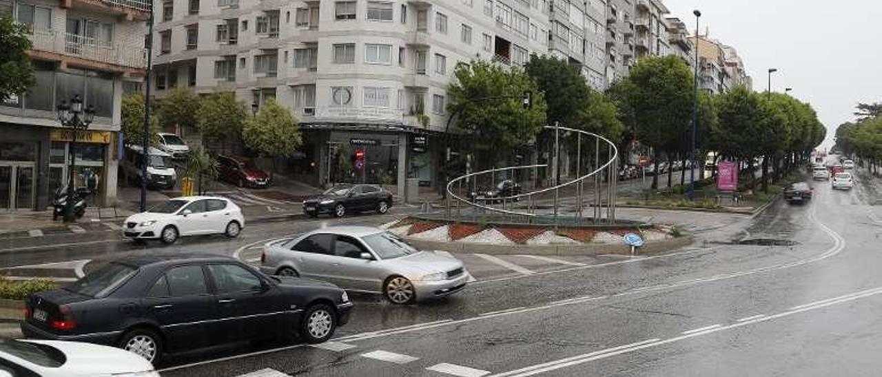 La rotonda ubicada en Gran Vía con Baleares. // Ricardo Grobas