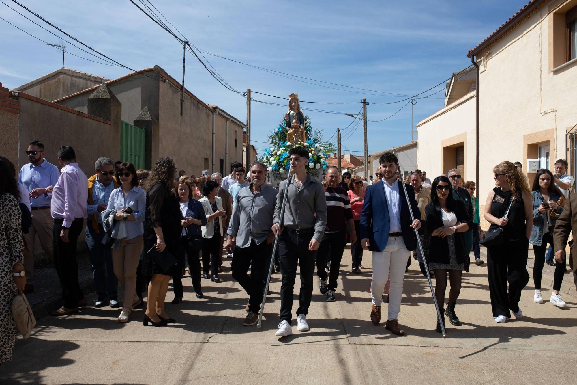 GALERÍA | Histórico traslado de la Virgen del Templo en Pajares de la Lampreana