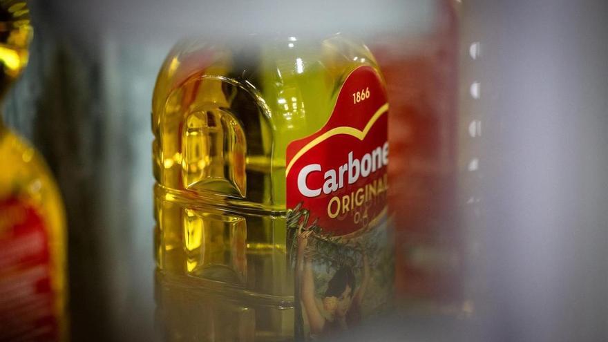 El fabricante de Carbonell sufre por la subida del precio del aceite: pierde 9,7 millones y su volumen de ventas cae un 22%