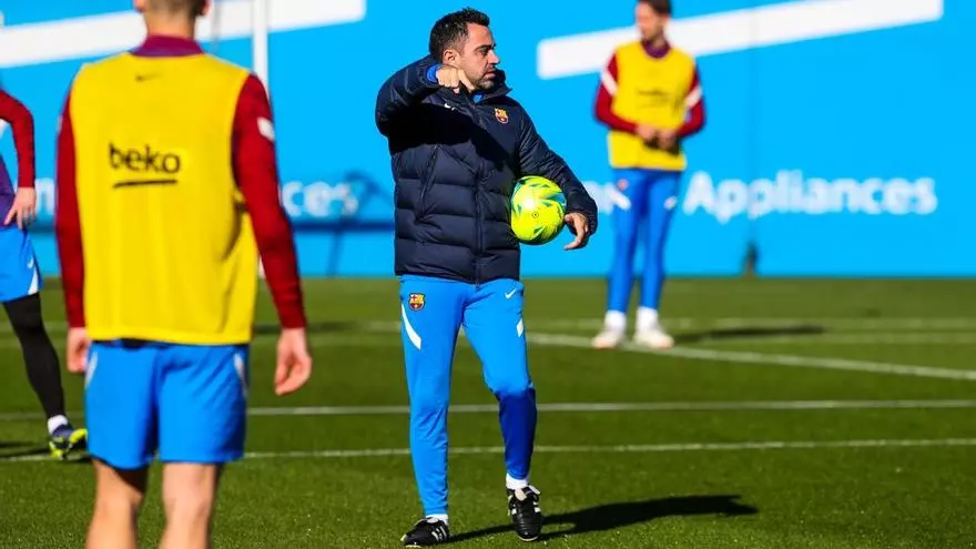 Xavi recupera a Memphis para Granada pero reserva a Ansu para la Supercopa