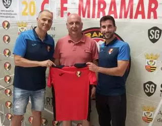 El CF Miramar renueva su confianza en los técnicos artífices de los ascensos