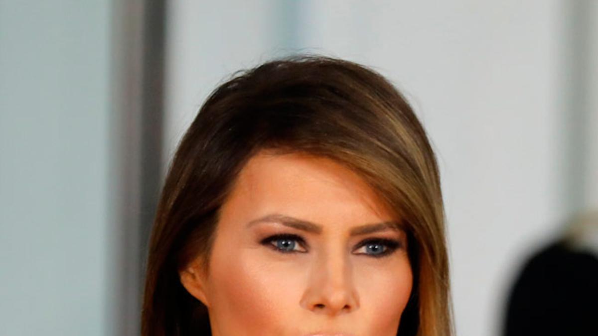 Melania Trump con vestido de Alta Costura de Chanel en la Cena de Gala en honor a los Macron