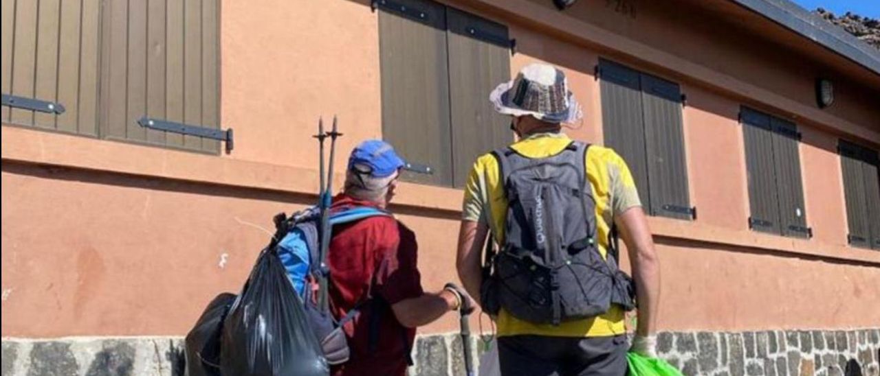El refugio de Altavista, en El Teide, tiene su origen en el siglo XIX y desde 1948 pertenece al Cabildo. Está cerrado desde 2020 y en los últimos tres años ha sufrido desperfectos y actos vandálicos, como la rotura de puertas y bancos.