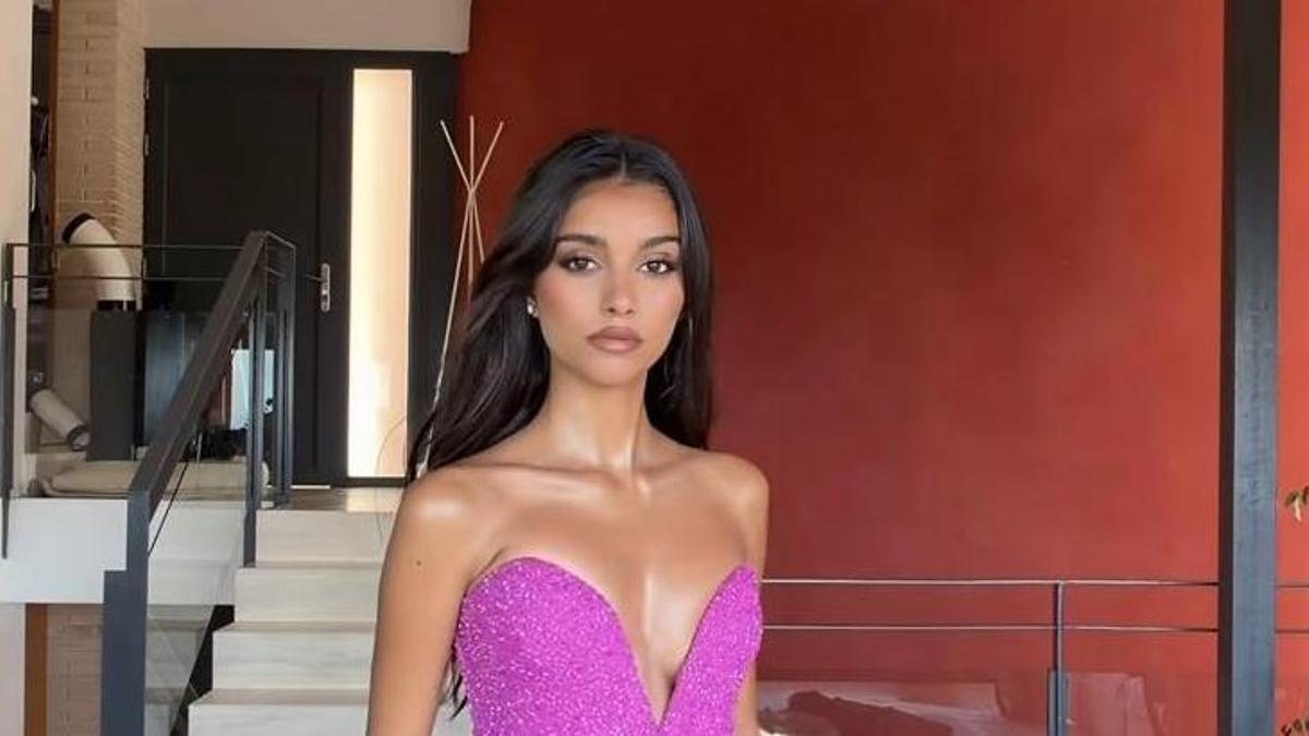 Inés García con un vestido diseñado por Isamel Bonet