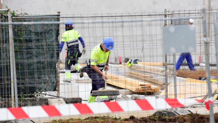 El trabajo temporal cae a la mitad en A Coruña: «Ahora es más fácil ser indefinido, pero hay mucho eventual»