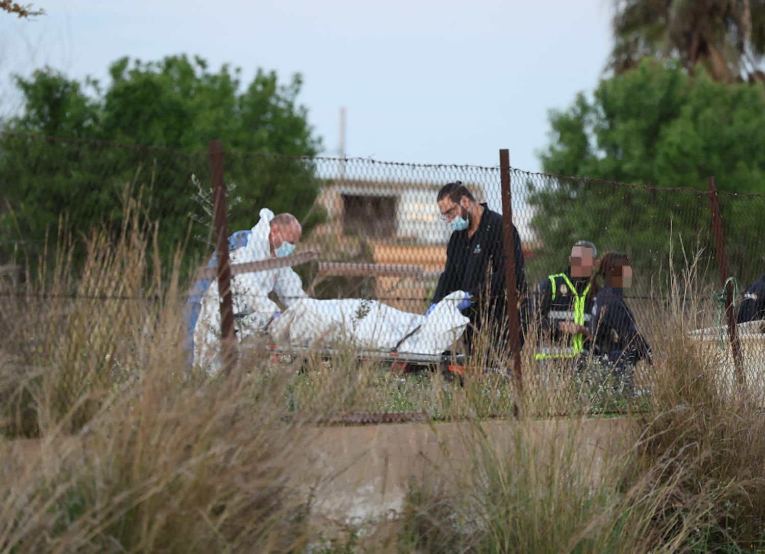 Investigan la muerte de un hombre en el incendio de la caseta de obra donde vivía en Torrent