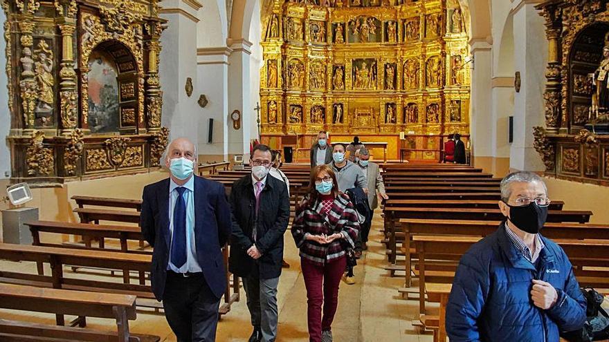 Villanueva del Campo remoza la torre de la iglesia de Santo Tomás, que data del siglo XVII