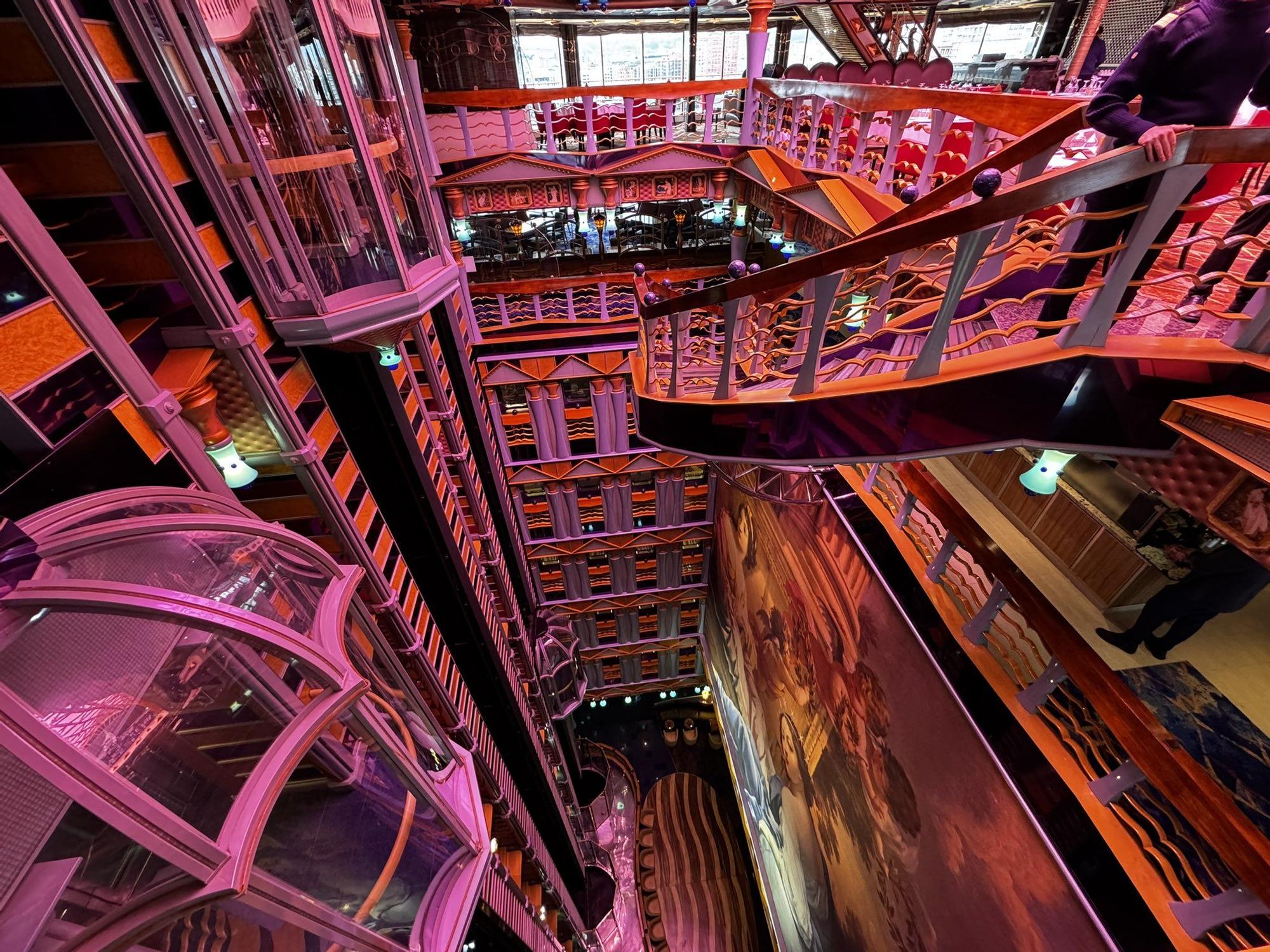 Así es por dentro el Carnivale Miracle, con un casino al estilo Las Vegas
