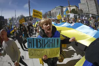 Más de 4.000 personas piden en Madrid el fin de la guerra en Ucrania