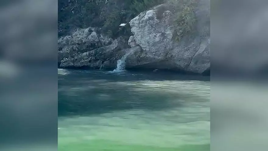 VÍDEO | Denuncian vertidos de aguas turbias y malolientes en la playa de Magaluf
