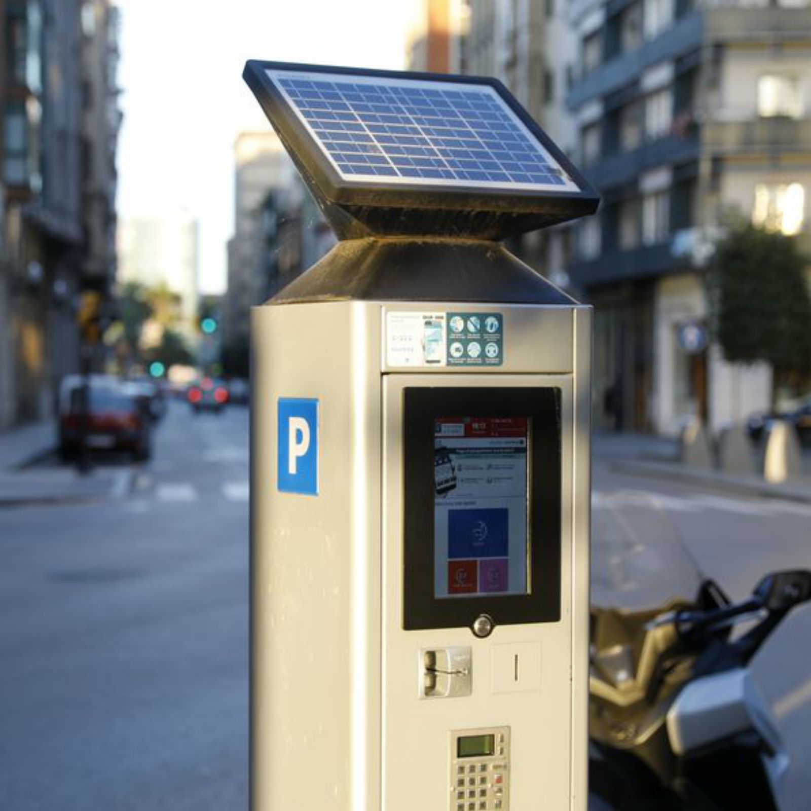 Si voy en coche a Gijón, ¿necesito distintivo ambiental? y otras dudas  sobre esta nueva medida