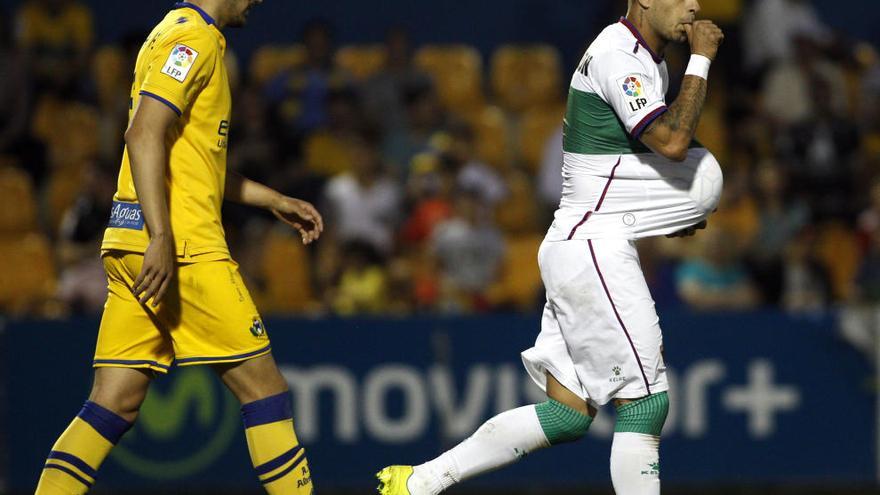 Sergio León dedicó el gol a su mujer embarazada de unas semanas