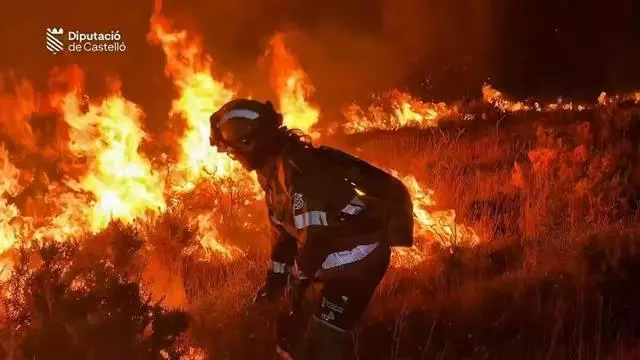 Vídeo: el trabajo incansable del Consorcio Provincial de Bomberos en los incendios de Castelló