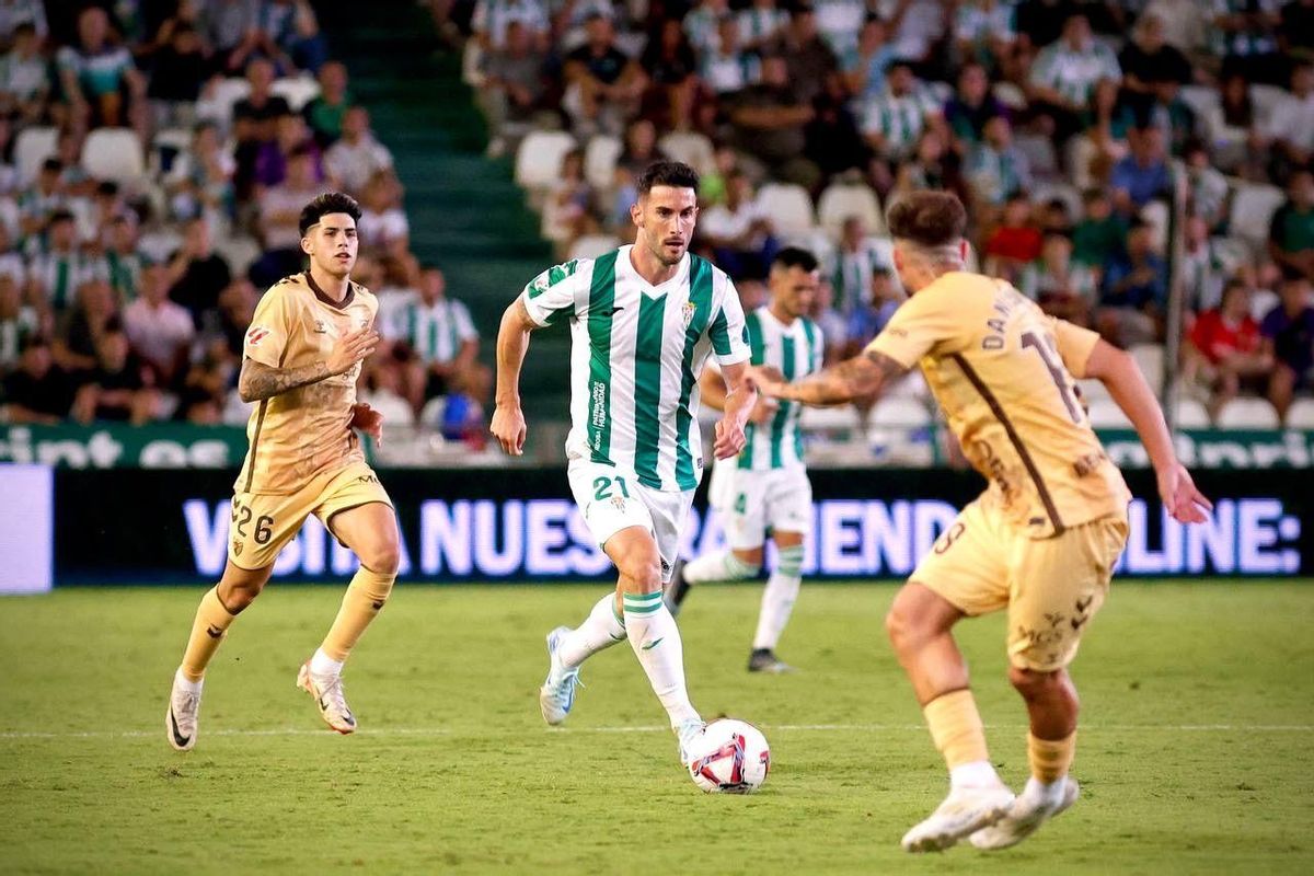 Lance del Córdoba CF-Málaga de la pasada temporada en El Arcángel.